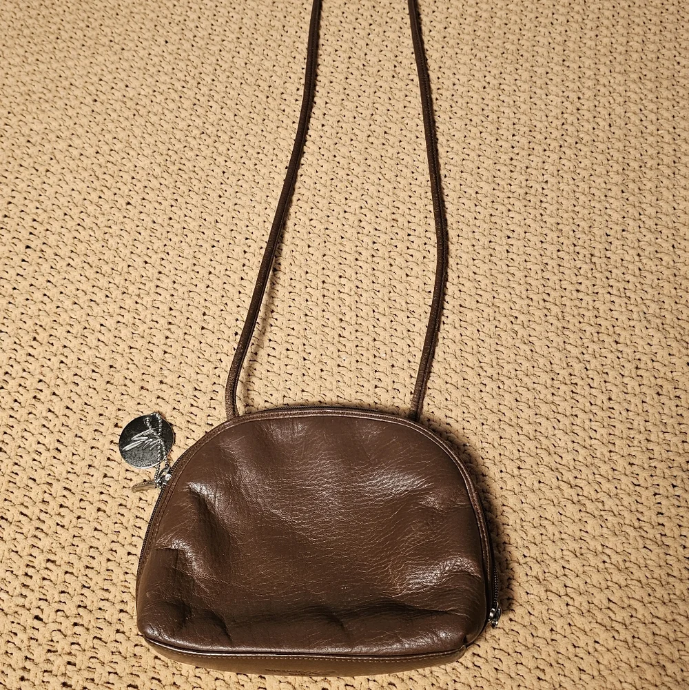 Stone‎ Mountain vintage-style dome Leather crossbody bag